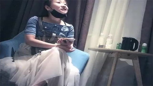 高价约操极品大奶人妻 巨屌猛干内射颜射